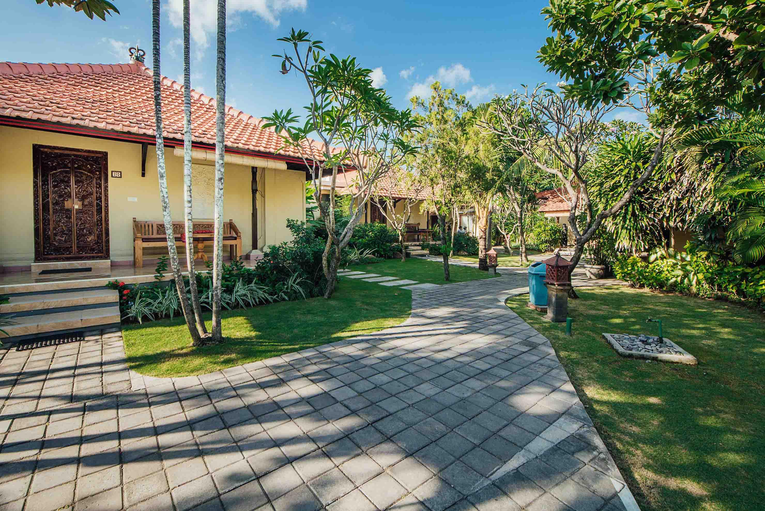 Kuta Puri Bungalows, Villas And Resort Exterior foto