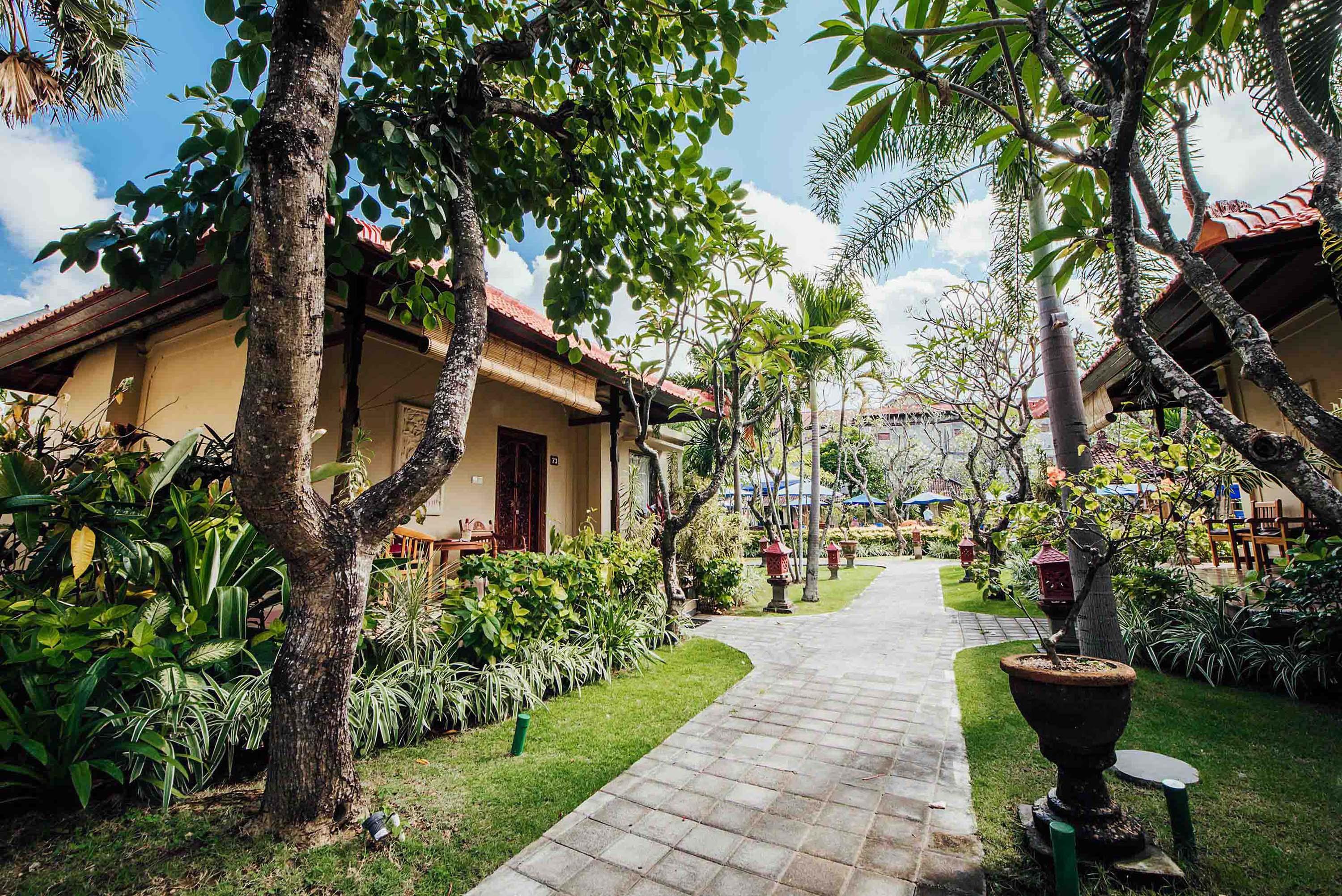 Kuta Puri Bungalows, Villas And Resort Exterior foto